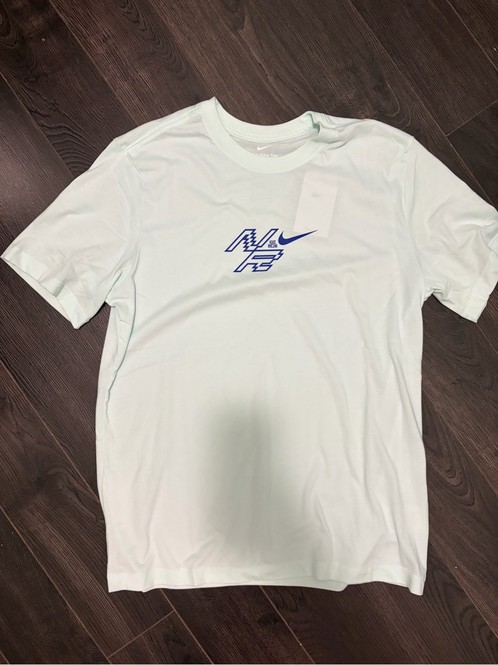 NEW Nike Men's Light Mint Graphic Logo T-Shirt. Large